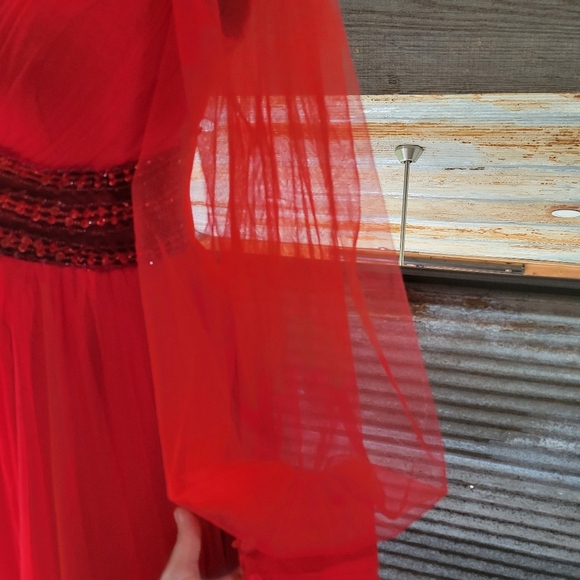 Elegant Red Long Sleeve Dress - Picture 7 of 16